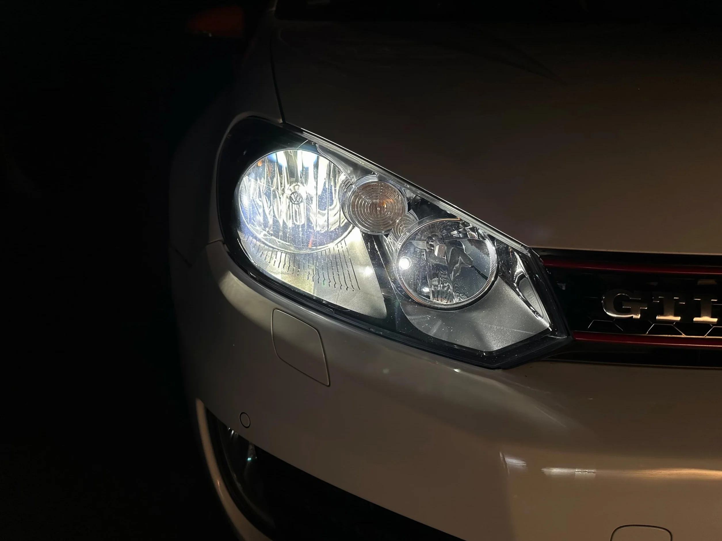 OSRAM NIGHT breaker LED W5W, uniwersalne światło postojowe/światło pozycyjne/oświetlenie wewnętrzne z homologacją uliczną, do wszystkich modeli pojazdów, 12V